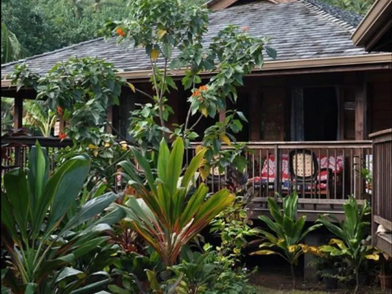 Moorea Surf Bed and Breakfast - Image 1