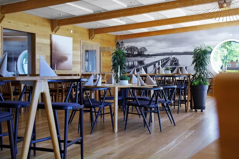 Hotell Hehrne Restad Gard - Image 1