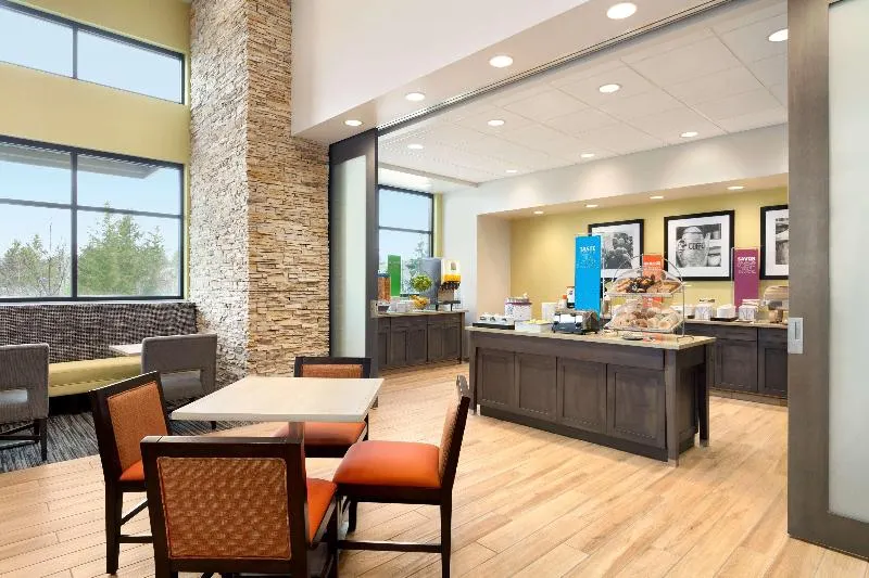 Hampton Inn Suites Snoqualmie - Image 1