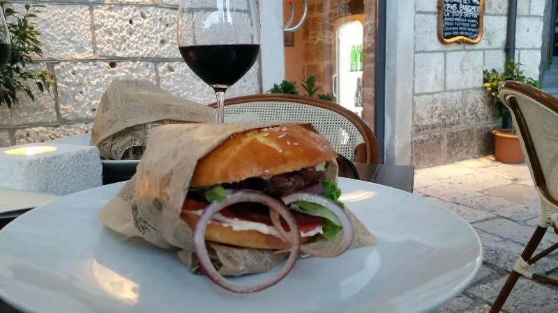 Hotel Fabris -Luxury Inn - Image 1