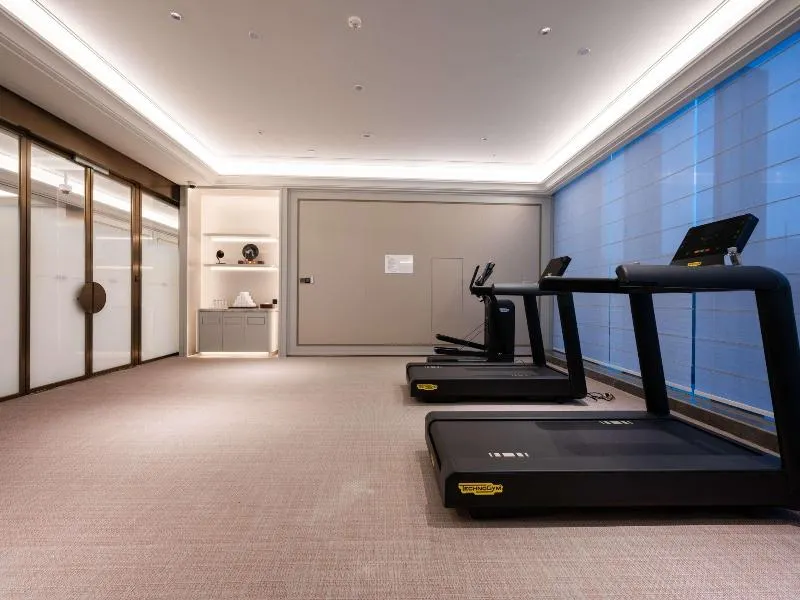 Mercure Shanghai Lujiazui Binjiang Center - Image 1