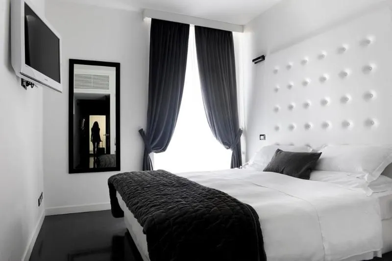 Pantheon Royal Suite - Image 1