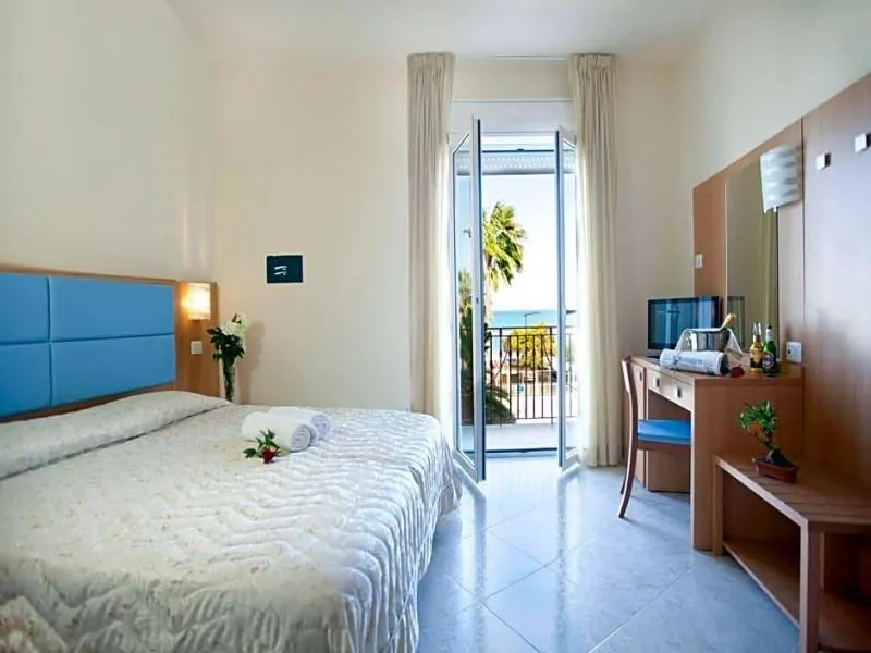 Hotel Ambassador - Image 1