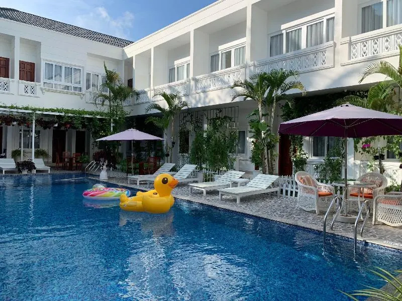Vanda Hotel - Image 1