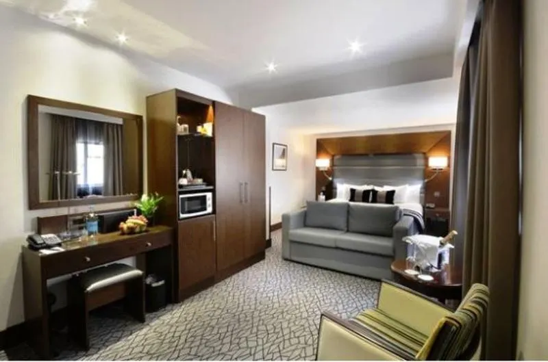 Park Grand London Kensington - Image 1
