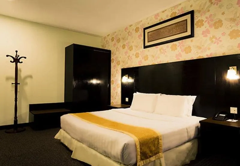 Tower Regency Hotel & Apartments - Image 1