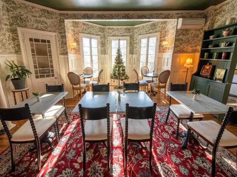 Birchwood Inn - Image 1