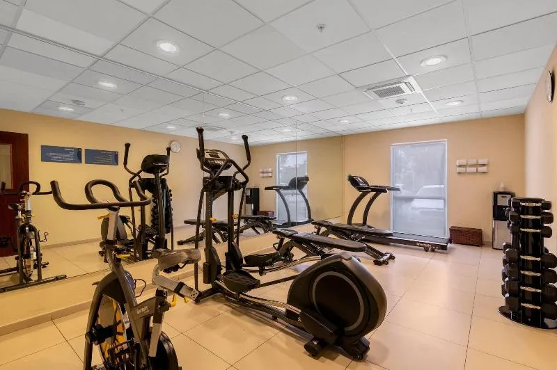 City Express Suites by Marriott Playa Del Carmen - Image 1
