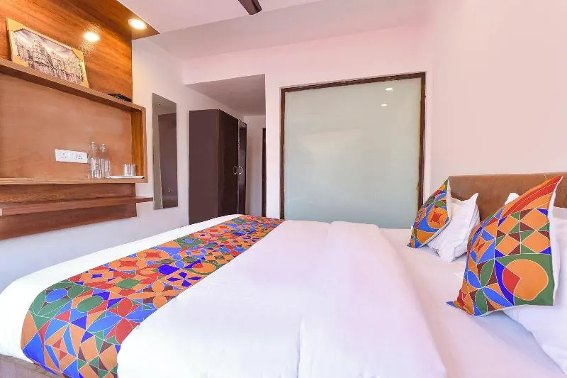 Fabhotel F9 Mall Road - Image 1