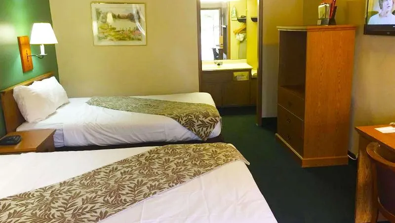 M Star Hotel Covington - Image 1