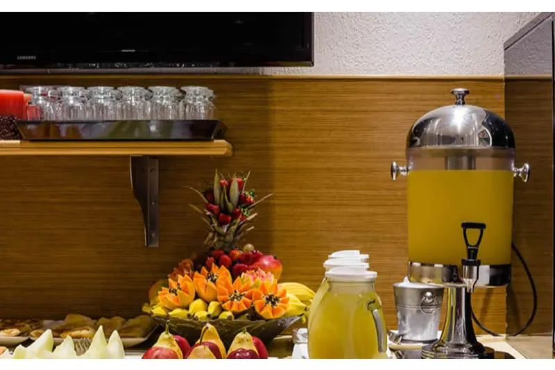 Vogue Hotel Rio - Image 1