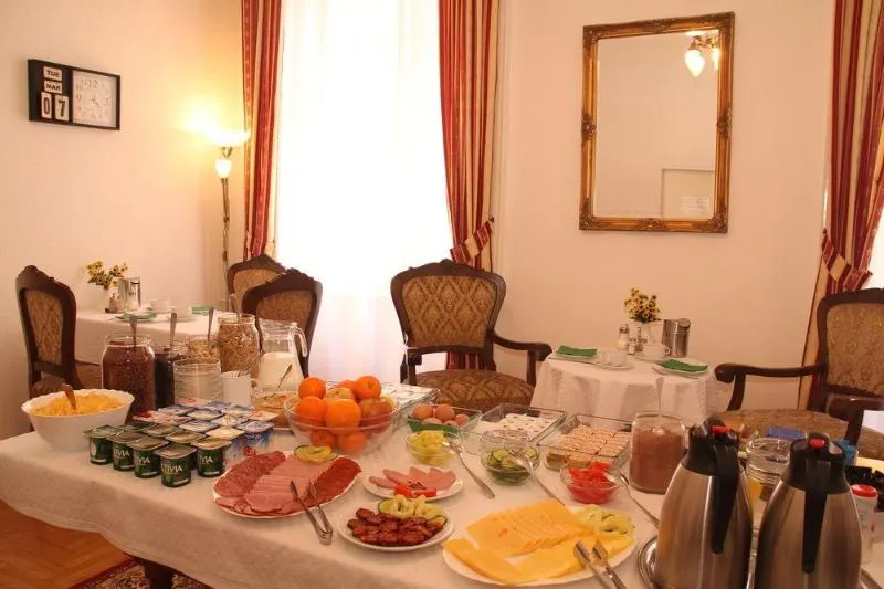 Hotel Kalvin House - Image 1