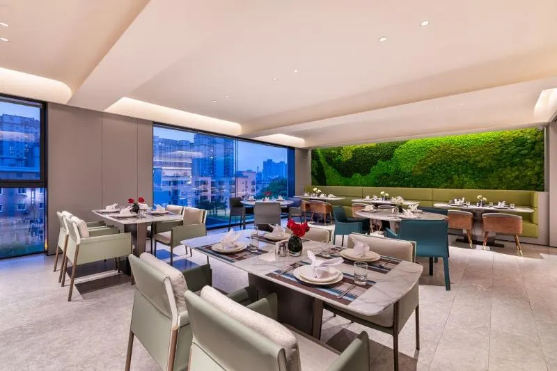 Intercity hotel Yangzhou Slender West Lake - Image 1