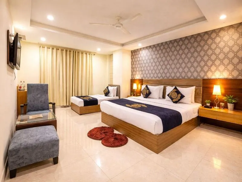 Hotel Capitol - Image 1