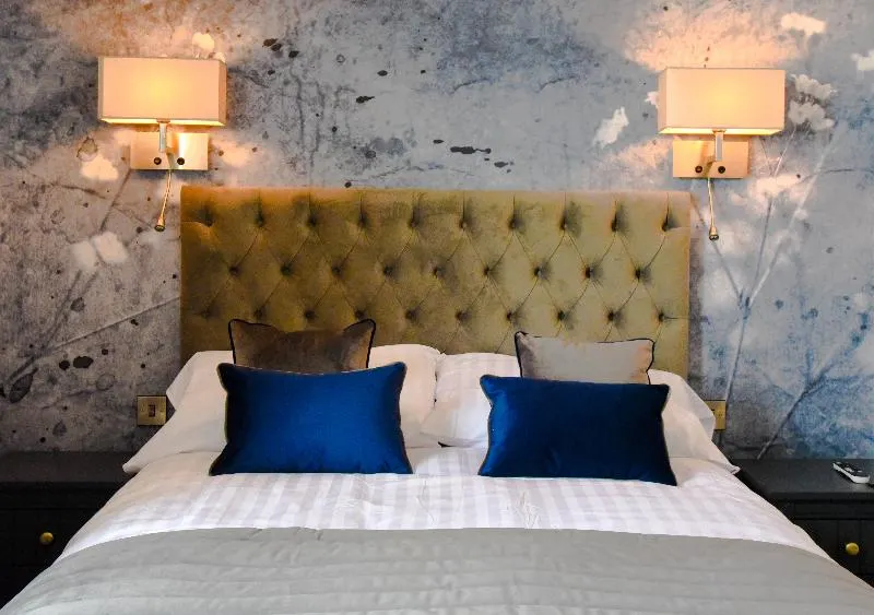 THE STRAND HOTEL - Image 1