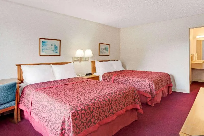 Days Inn by Wyndham Joelton/Nashville - Image 1