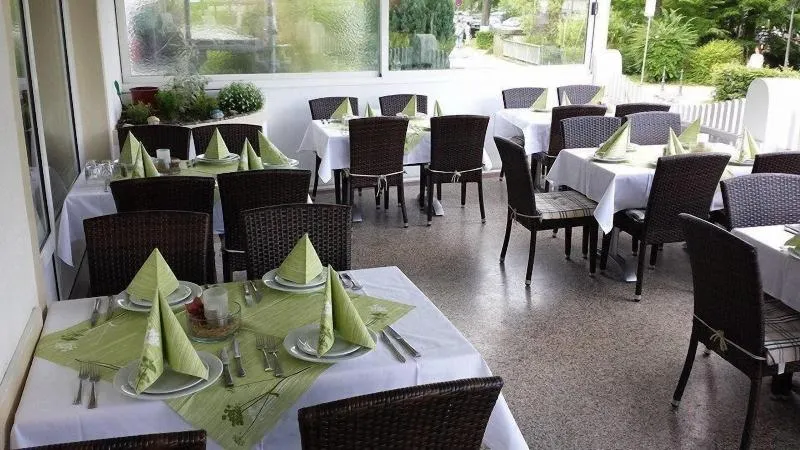 Hotel Restaurant Zum Weissen Mohren - Image 1