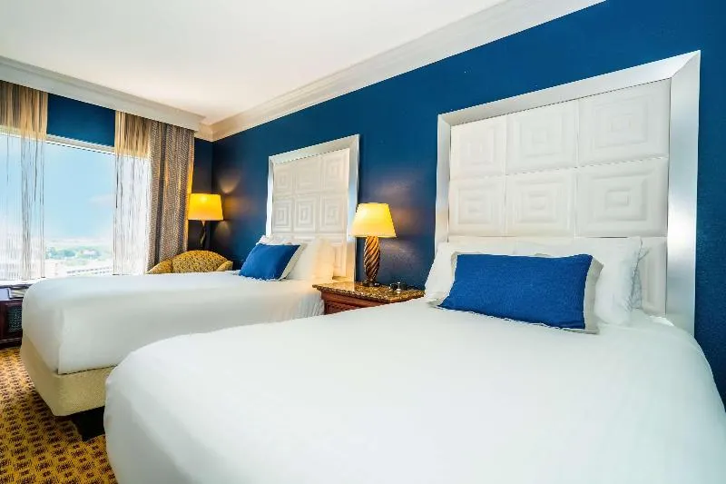 Rosen Plaza - Image 1