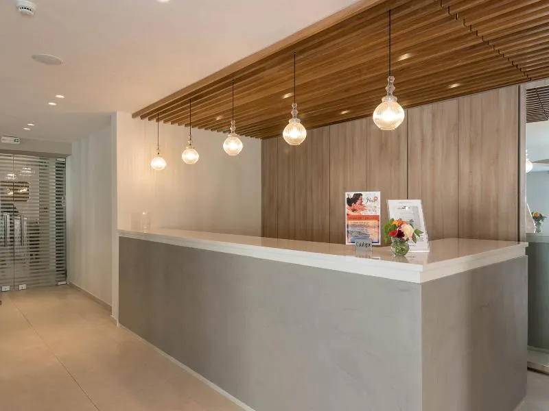 Altura Hotel - Image 1