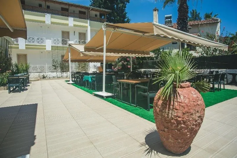 Dinara Garden Hotel - Image 1