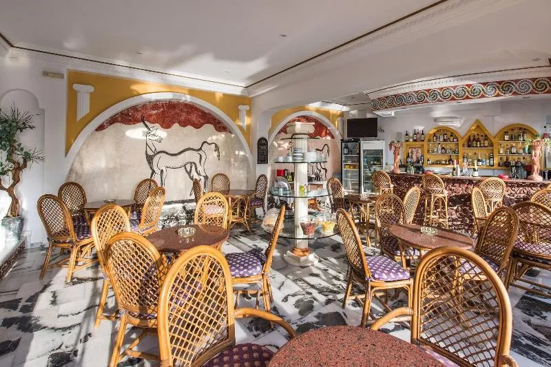Blacksandy Beach Hotel - Image 1