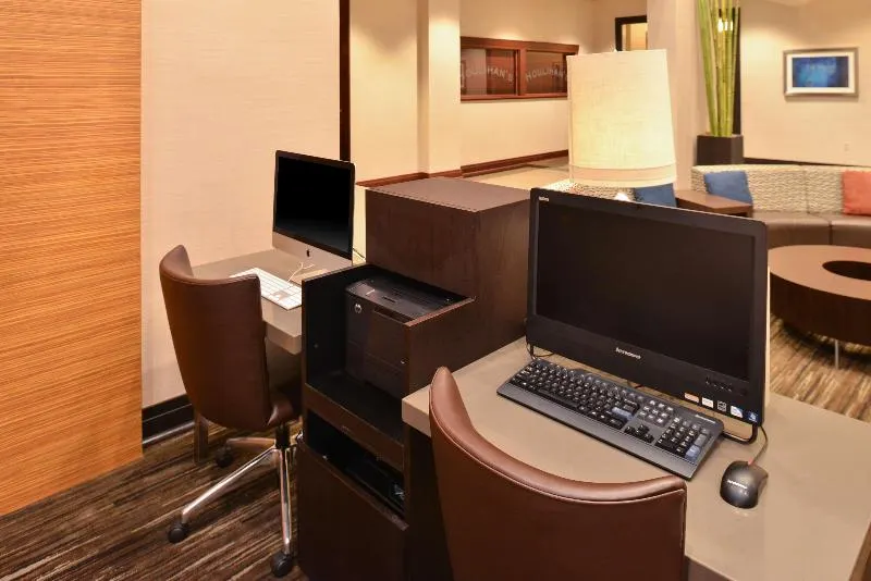 Hilton Springfield - Image 1