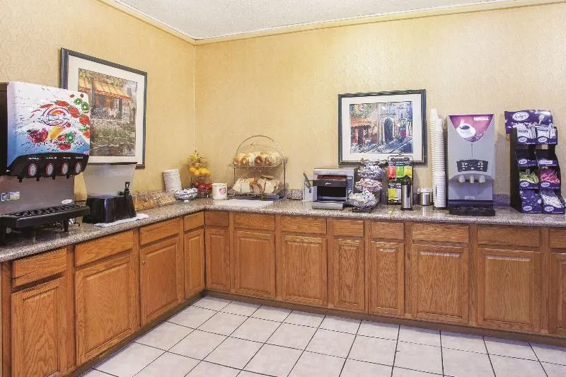 La Quinta Inn by Wyndham Berkeley - Image 1