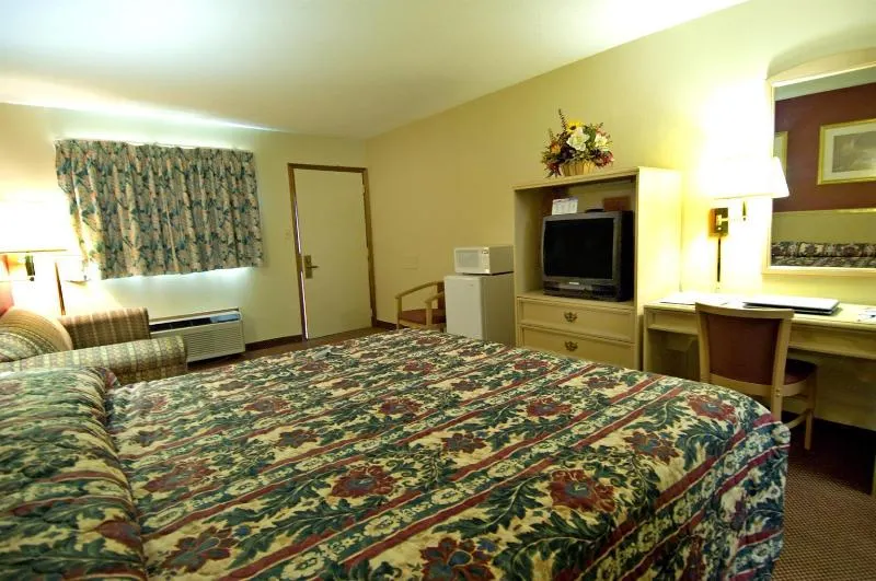 Americas Best Value Inn-Florence/Cincinnati - Image 1
