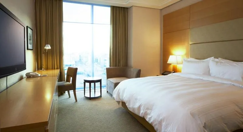 Ramada Plaza Gwangju Hotel - Image 1