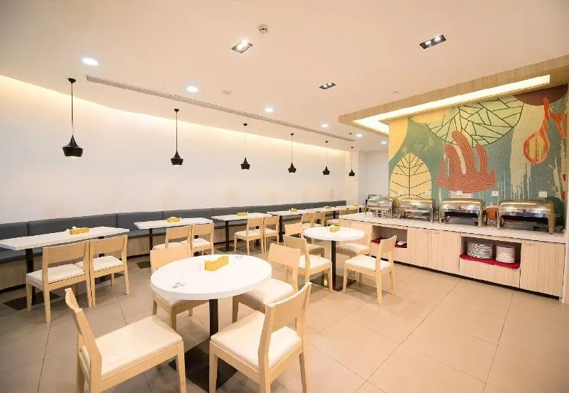 Hanting Express Shanghai Zhoupu Yigu - Image 1