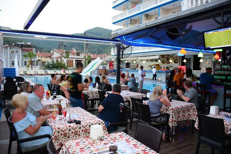 Musti's Royal Plaza Hotel - Image 1