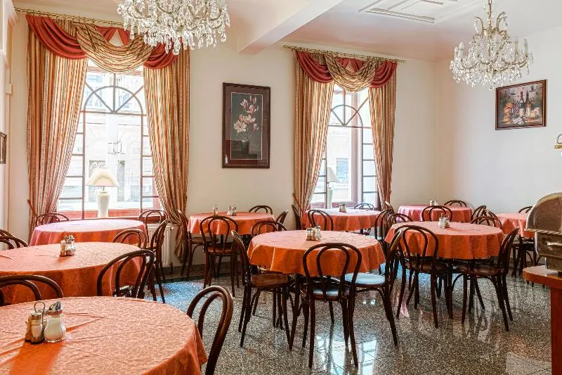 Hotel Libero - Image 1