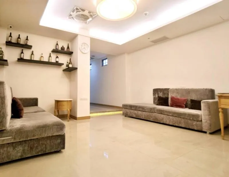 Shihlin Service Apartment - Image 1