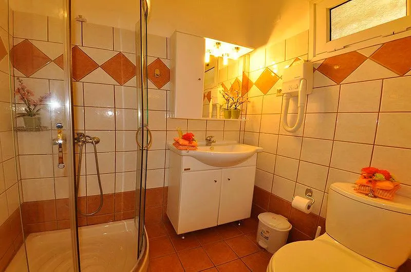 Mazis Apartments - Image 1