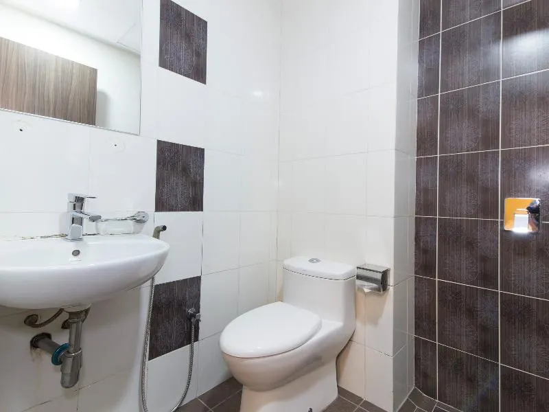 OYO 431 Hotel De Grand Orchard - Image 1