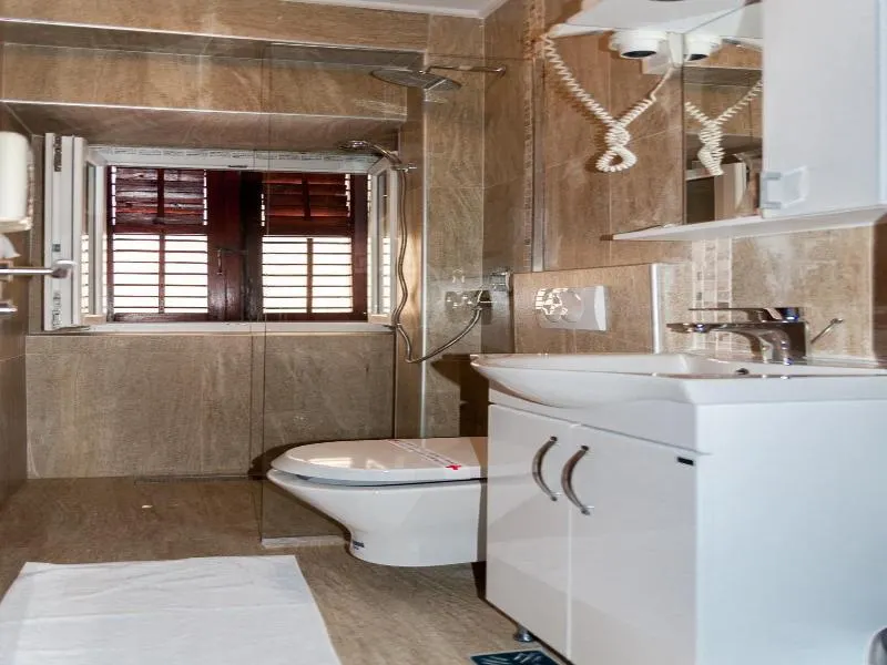 Hotel Rendez Vous - Image 1