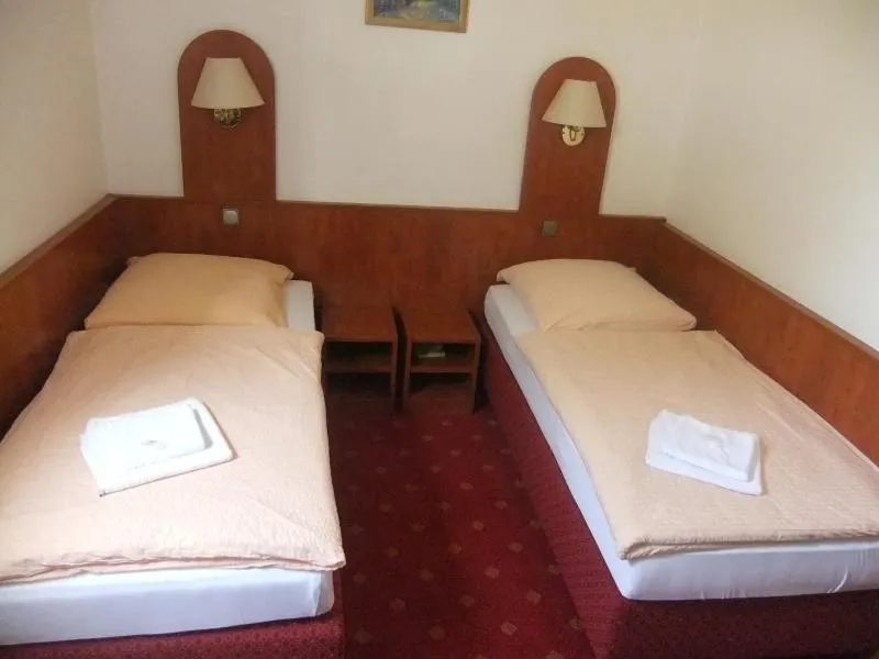 Hotel Adriatic - Image 1