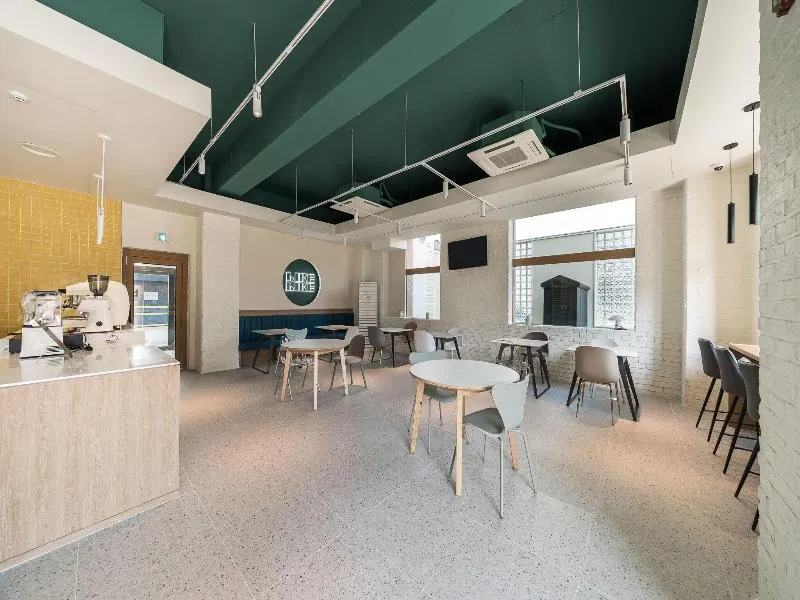 J Top Hotel - Image 1