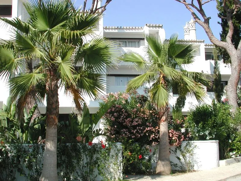 Vale do Garrão Villas - Image 1