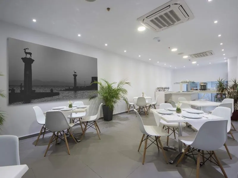 Elite Hotel - Image 1