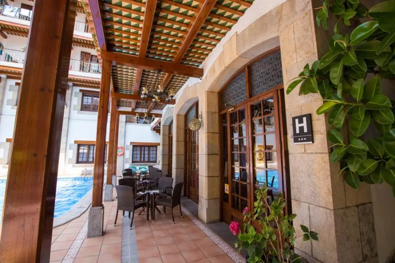 Hotel La Carolina - Image 1