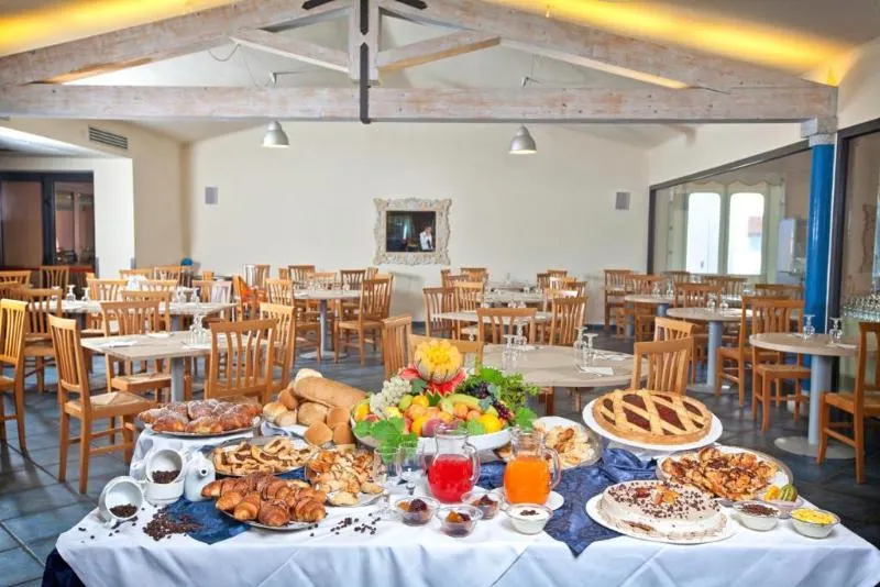 Futura Club Baja Bianca - Image 1