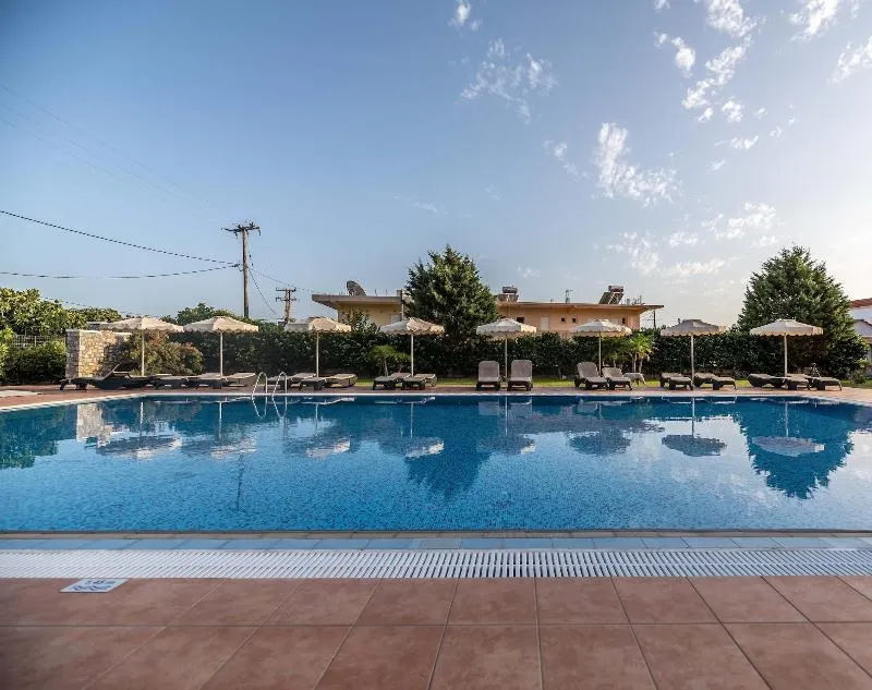 Sun Shine Hotel - Image 1