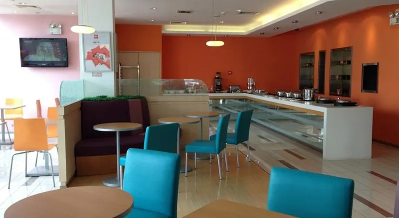 Hanting Hotel Qingdao Wusi Plaza Ningxia Road Subway Station - Image 1