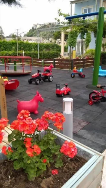 Melina Beach Hotel - Image 1