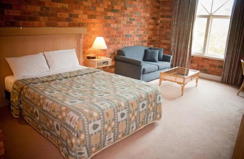 Comfort Inn Trawool - Image 1