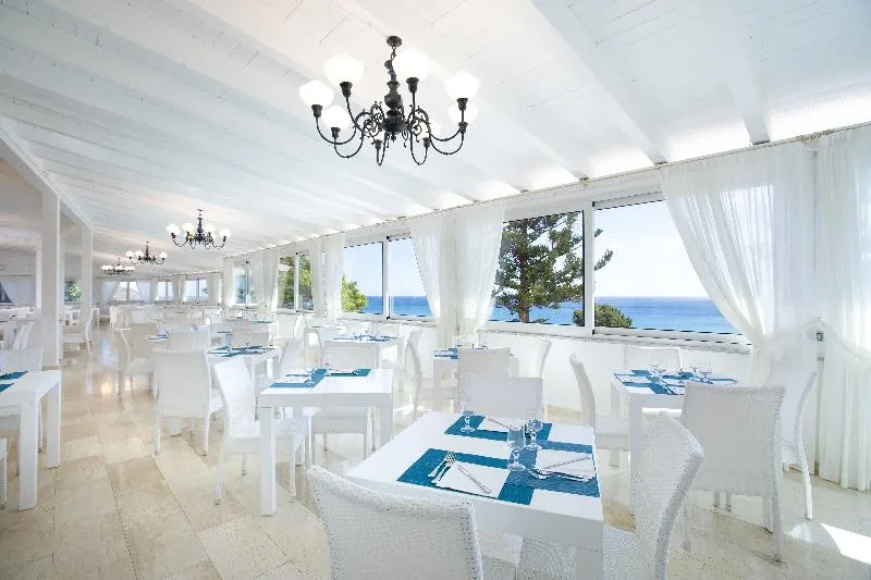 Hotel Quattro Lune - Gioialife Resort - Image 1