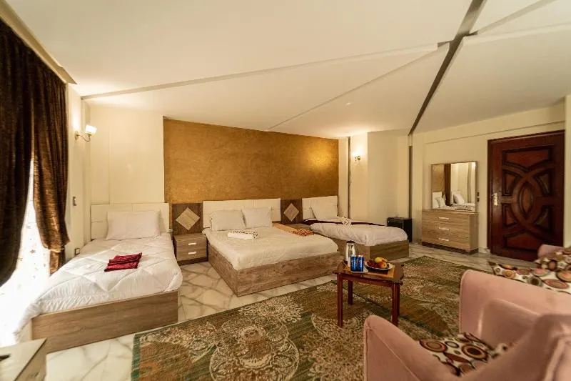 Gardenia Pyramids Hostel - Image 1