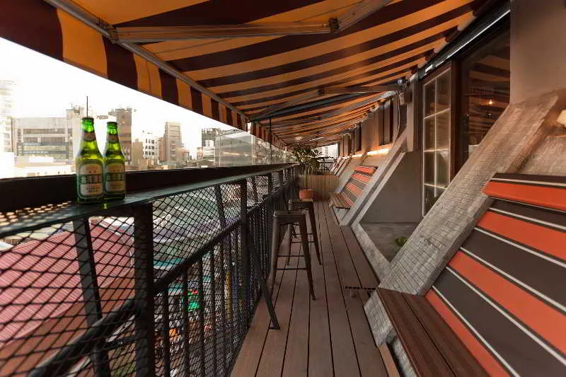 Ximen WOW Hostel - Image 1