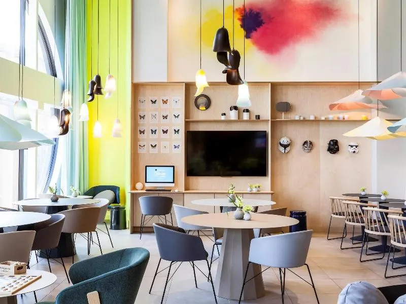 Novotel Suites Den Haag City Centre - Image 1